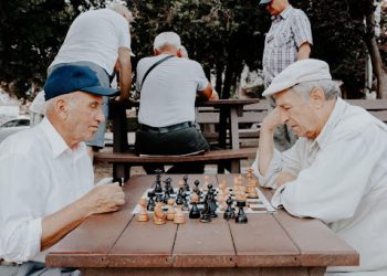 How to Choose the Right Senior Living Care for Your Elderly
